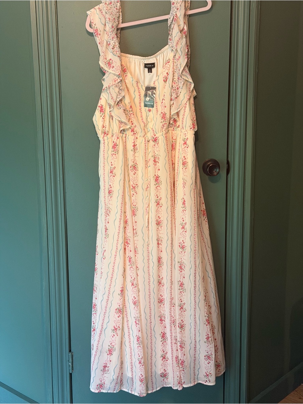 Torrid strawberry bow Cream Maxi Dress with Pink Floral Stripe nwt sz 3